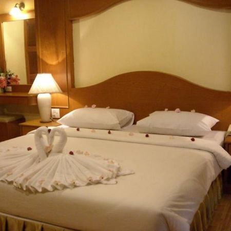 U Tai Tip Guest House Phuket Exterior foto